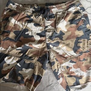 No Boundaries Men's Camo Cargo Shorts — Brown, Tan, Black